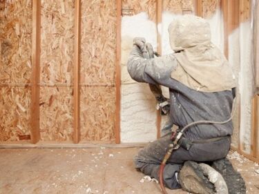 how much does it cost for spray foam insulation longwood